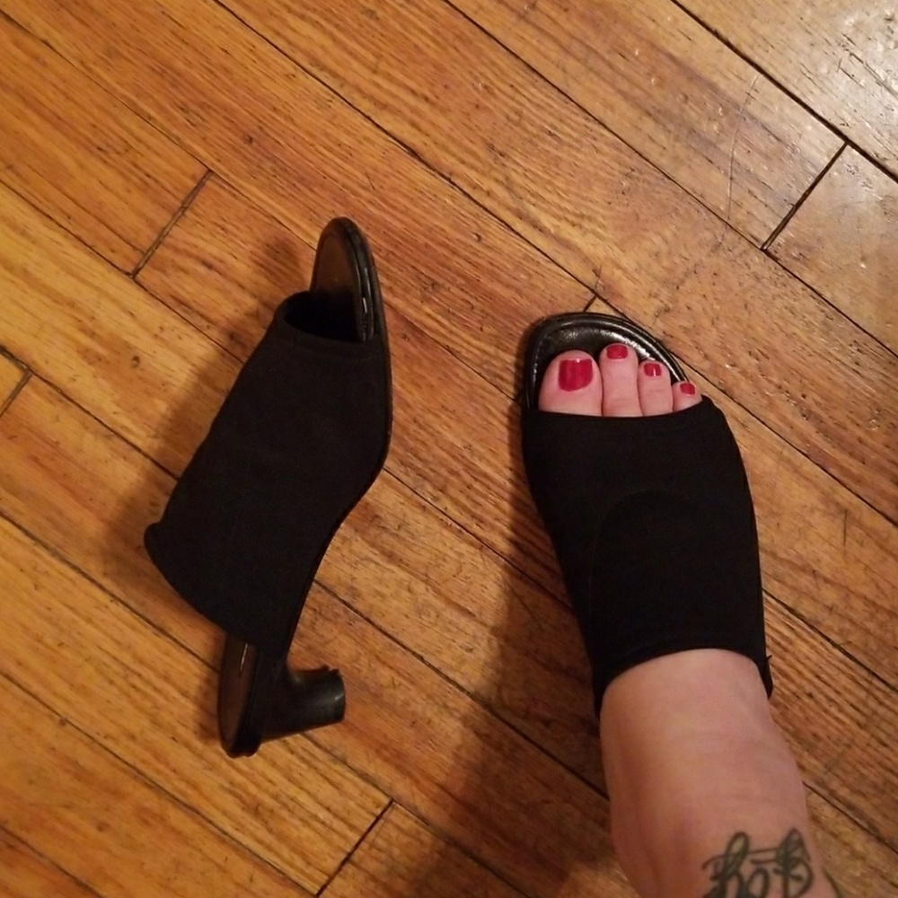 Donald j Pliner heels